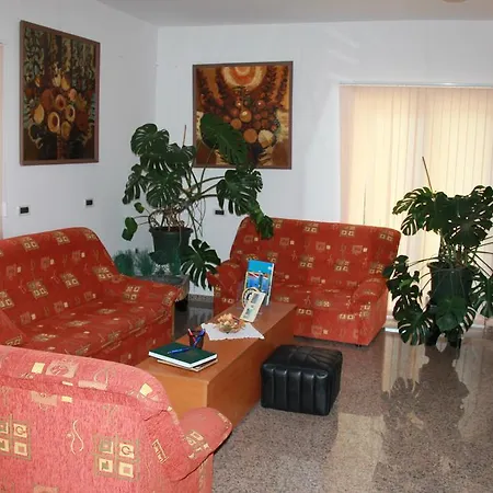 Aparthotel Buratovic 3*